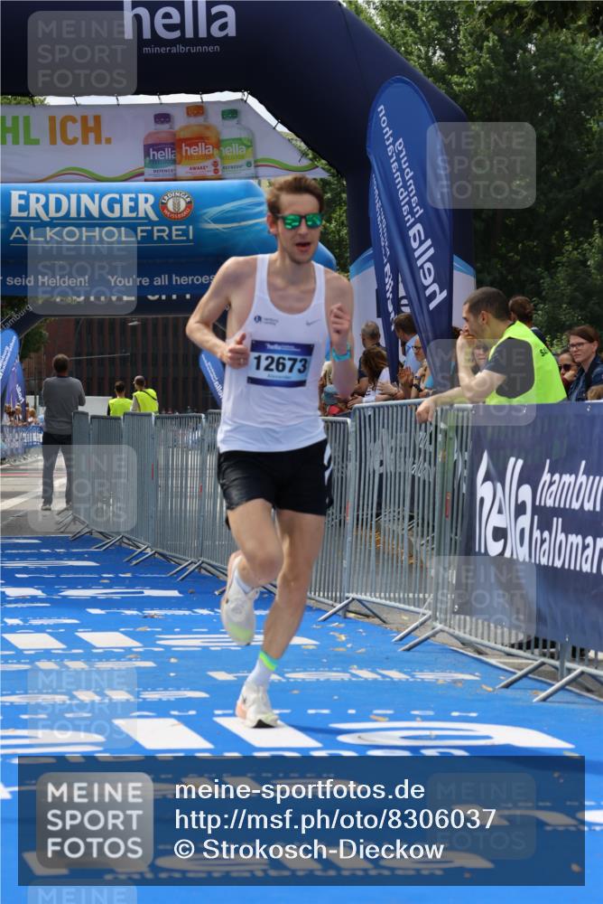 29.06.2025 - hella hamburg halbmarathon Strokosch-Dieckow http://msf.ph/oto/8306037 29.06.2025 10:15:31 Ziel 12673 meine-sportfotos.de