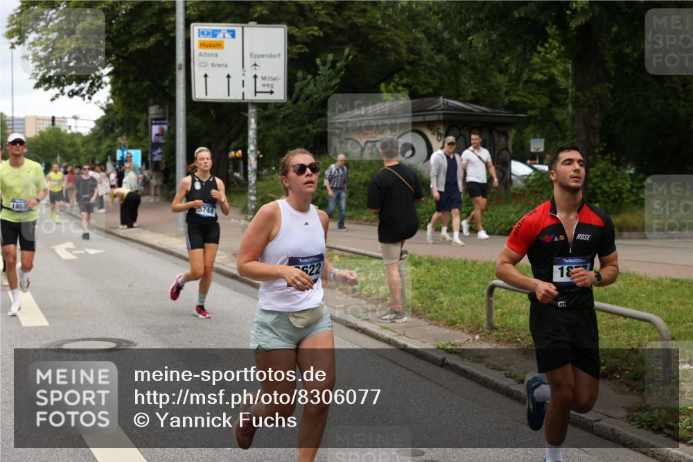 29.06.2025 - hella hamburg halbmarathon Yannick Fuchs http://msf.ph/oto/8306077 29.06.2025 10:50:18 20KM 1877, 2083, 2378, 2741, 3042, 4152, 4594, 4813, 5287, 5570, 5721, 5744, 6759, 7037, 7547, 7646, 8330, 8968, 8996, 9246, 9622, 9884, 9903, 10084, 10093, 10665, 11143, 11554, 11638, 11870, 12590, 12712, 12858, 13691, 14408, 14588, 14867, 15134, 15407, 16008, 16009, 16043, 16121, 16620, 16625, 16679, 17268, 17468, 17660, 17993, 18117, 18531, 18634, 18867, 18899, 18966 meine-sportfotos.de