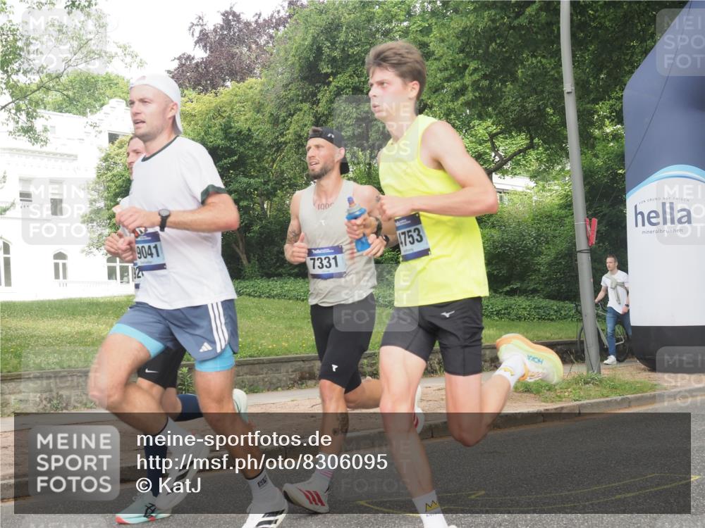 29.06.2025 - hella hamburg halbmarathon KatJ http://msf.ph/oto/8306095 29.06.2025 10:14:32 Zwischen KM18-KM19 7331 meine-sportfotos.de