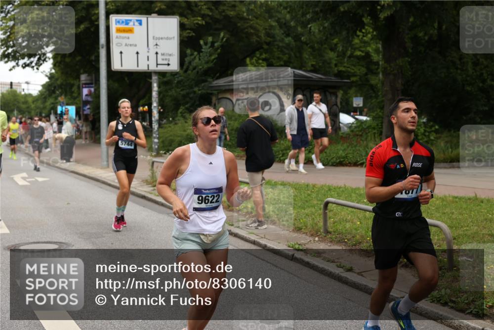 29.06.2025 - hella hamburg halbmarathon Yannick Fuchs http://msf.ph/oto/8306140 29.06.2025 10:50:18 20KM 1877, 2083, 2378, 2741, 3042, 4152, 4594, 4813, 5287, 5570, 5721, 5744, 6759, 7037, 7547, 7646, 8330, 8968, 8996, 9246, 9622, 9884, 9903, 10084, 10093, 10665, 11143, 11554, 11638, 11870, 12590, 12712, 12858, 13691, 14408, 14588, 14867, 15134, 15407, 16008, 16009, 16043, 16121, 16620, 16625, 16679, 17268, 17468, 17660, 17993, 18117, 18531, 18634, 18867, 18899, 18966 meine-sportfotos.de