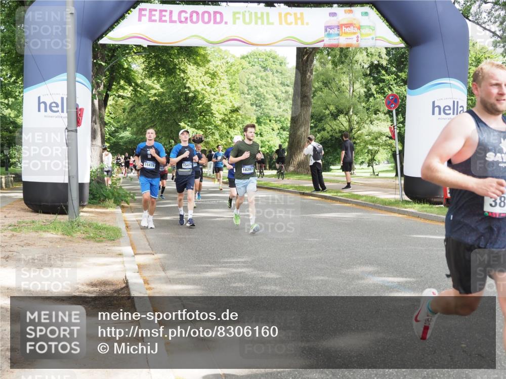 29.06.2025 - hella hamburg halbmarathon MichiJ http://msf.ph/oto/8306160 29.06.2025 10:35:31 Zwischen KM18-KM19 1592, 3852, 12685, 14482, 15479, 15714 meine-sportfotos.de