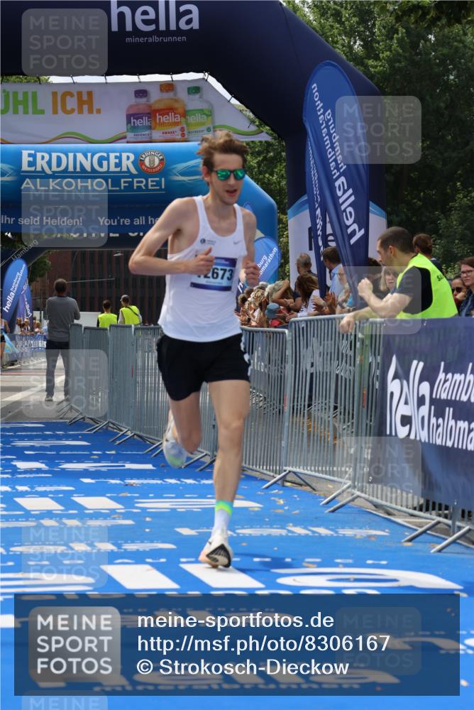 29.06.2025 - hella hamburg halbmarathon Strokosch-Dieckow http://msf.ph/oto/8306167 29.06.2025 10:15:31 Ziel 12673 meine-sportfotos.de