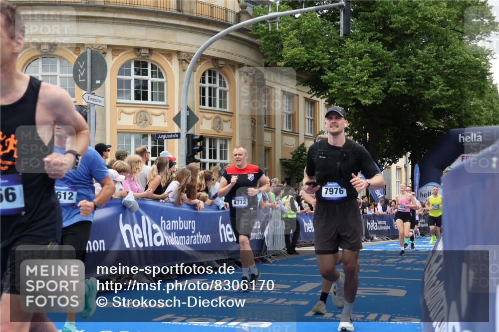 29.06.2025 - hella hamburg halbmarathon Strokosch-Dieckow http://msf.ph/oto/8306170 29.06.2025 10:55:53 Ziel 1179, 2612, 3256, 3668, 4772, 6569, 7147, 7976, 8968, 9246, 10084, 12858, 13474, 14867, 15184, 15868, 15884, 16176, 16401, 16434, 16786, 18125, 18867, 19047 meine-sportfotos.de