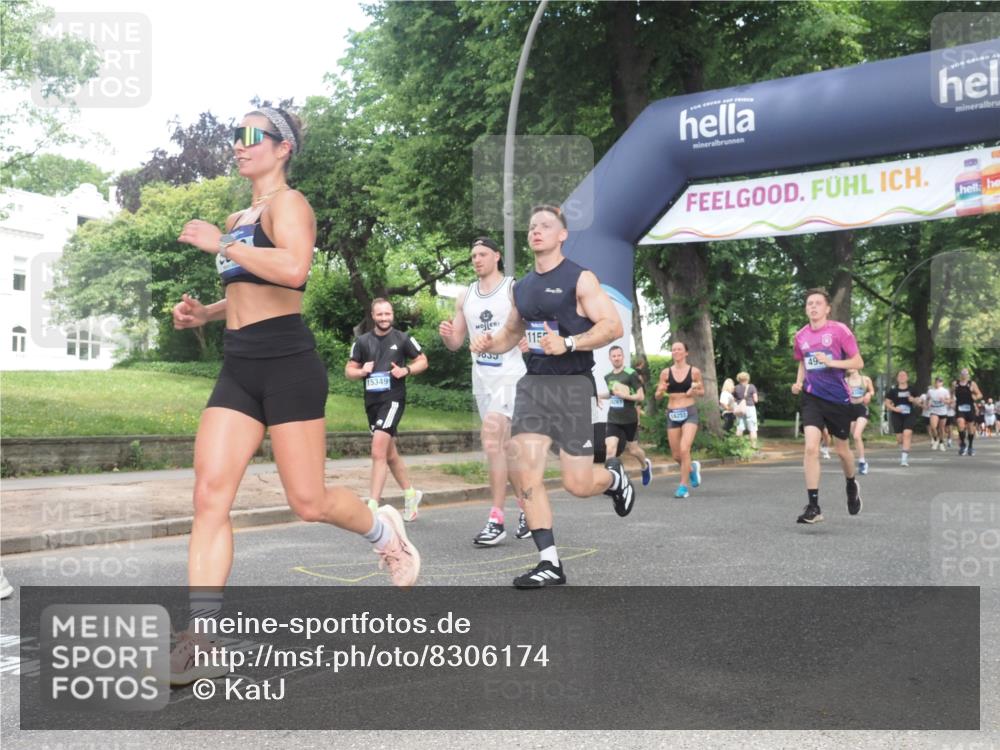 29.06.2025 - hella hamburg halbmarathon KatJ http://msf.ph/oto/8306174 29.06.2025 10:43:59 Zwischen KM18-KM19 2676, 4833, 4940, 4951, 5570, 6835 meine-sportfotos.de