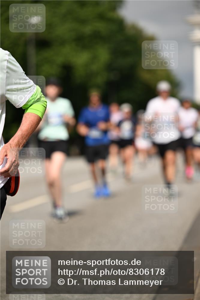 29.06.2025 - hella hamburg halbmarathon Dr. Thomas Lammeyer http://msf.ph/oto/8306178 29.06.2025 10:16:41 Kennedybrücke 1020, 1051, 2531, 2942, 3360, 3363, 4532, 5150, 6489, 7014, 7873, 7907, 8398, 8405, 8917, 9705, 10067, 10402, 10409, 11025 meine-sportfotos.de