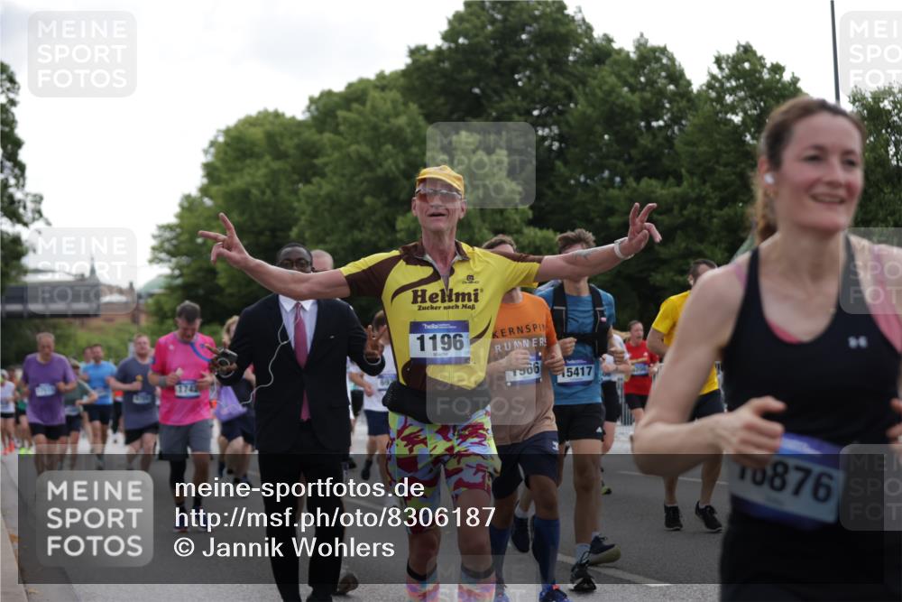 29.06.2025 - hella hamburg halbmarathon Jannik Wohlers http://msf.ph/oto/8306187 29.06.2025 10:37:49 Lombardsbrücke 1196, 1394, 1457, 1596, 1742, 1791, 1901, 1966, 2113, 2498, 2786, 3010, 3242, 3286, 3338, 3635, 3636, 3716, 4414, 4921, 5300, 5713, 6199, 6200, 6751, 6930, 7118, 7165, 7552, 7629, 7868, 7914, 8198, 8199, 8539, 8615, 8696, 8718, 9350, 9391, 10584, 11152, 11812, 12573, 12675, 12677, 12892, 12997, 13103, 13442, 13833, 14016, 14163, 14406, 15101, 15329, 15355, 15417, 15562, 15762, 16061, 16220, 16465, 16658, 16876, 16942, 17053, 18592, 18937 meine-sportfotos.de