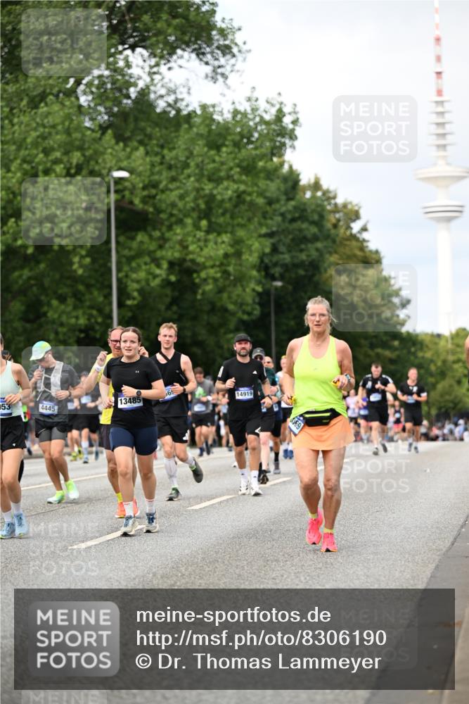 29.06.2025 - hella hamburg halbmarathon Dr. Thomas Lammeyer http://msf.ph/oto/8306190 29.06.2025 10:38:11 Kennedybrücke 1189, 1275, 1764, 1787, 2038, 2276, 2464, 2496, 2933, 3264, 3340, 3345, 3848, 4445, 4824, 4826, 5096, 5141, 5557, 5566, 5569, 5691, 5821, 5822, 5887, 6109, 6364, 6515, 6516, 6574, 6956, 7027, 7324, 7329, 7565, 7633, 7653, 7982, 8157, 8277, 8282, 8349, 8375, 8377, 8383, 8401, 9094, 9875, 9995, 10007, 10048, 10071, 10561, 10564, 11229, 11237, 11338, 11432 meine-sportfotos.de
