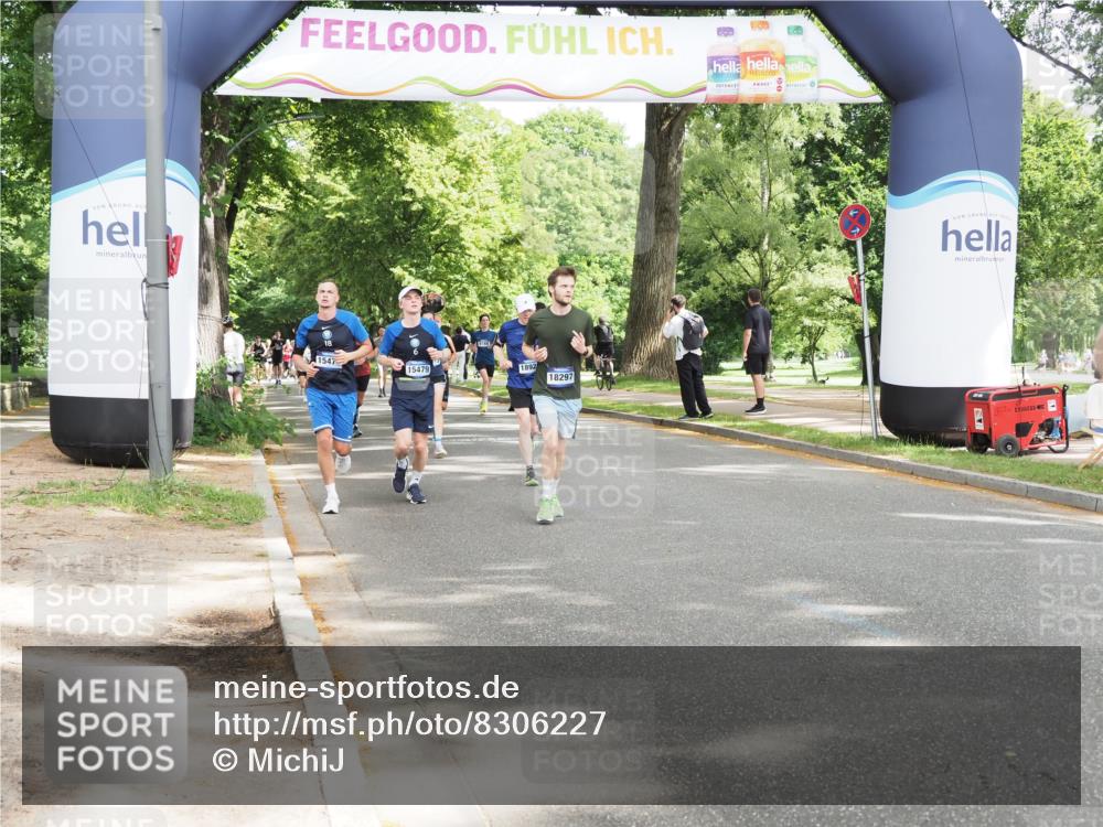 29.06.2025 - hella hamburg halbmarathon MichiJ http://msf.ph/oto/8306227 29.06.2025 10:35:31 Zwischen KM18-KM19 1592, 3852, 12685, 14482, 15479, 15714 meine-sportfotos.de