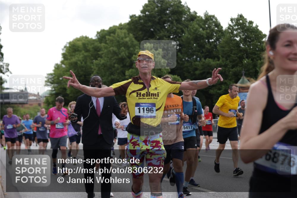 29.06.2025 - hella hamburg halbmarathon Jannik Wohlers http://msf.ph/oto/8306232 29.06.2025 10:37:49 Lombardsbrücke 1196, 1394, 1457, 1596, 1742, 1791, 1901, 1966, 2113, 2498, 2786, 3010, 3242, 3286, 3338, 3635, 3636, 3716, 4414, 4921, 5300, 5713, 6199, 6200, 6751, 6930, 7118, 7165, 7552, 7629, 7868, 7914, 8198, 8199, 8539, 8615, 8696, 8718, 9350, 9391, 10584, 11152, 11812, 12573, 12675, 12677, 12892, 12997, 13103, 13442, 13833, 14016, 14163, 14406, 15101, 15329, 15355, 15417, 15562, 15762, 16061, 16220, 16465, 16658, 16876, 16942, 17053, 18592, 18937 meine-sportfotos.de