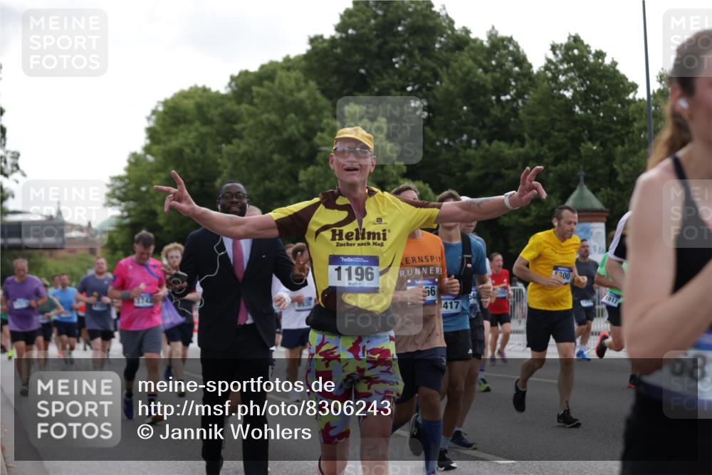 29.06.2025 - hella hamburg halbmarathon Jannik Wohlers http://msf.ph/oto/8306243 29.06.2025 10:37:49 Lombardsbrücke 1196, 1394, 1457, 1596, 1742, 1791, 1901, 1966, 2113, 2498, 2786, 3010, 3242, 3286, 3338, 3635, 3636, 3716, 4414, 4921, 5300, 5713, 6199, 6200, 6751, 6930, 7118, 7165, 7552, 7629, 7868, 7914, 8198, 8199, 8539, 8615, 8696, 8718, 9350, 9391, 10584, 11152, 11812, 12573, 12675, 12677, 12892, 12997, 13103, 13442, 13833, 14016, 14163, 14406, 15101, 15329, 15355, 15417, 15562, 15762, 16061, 16220, 16465, 16658, 16876, 16942, 17053, 18592, 18937 meine-sportfotos.de