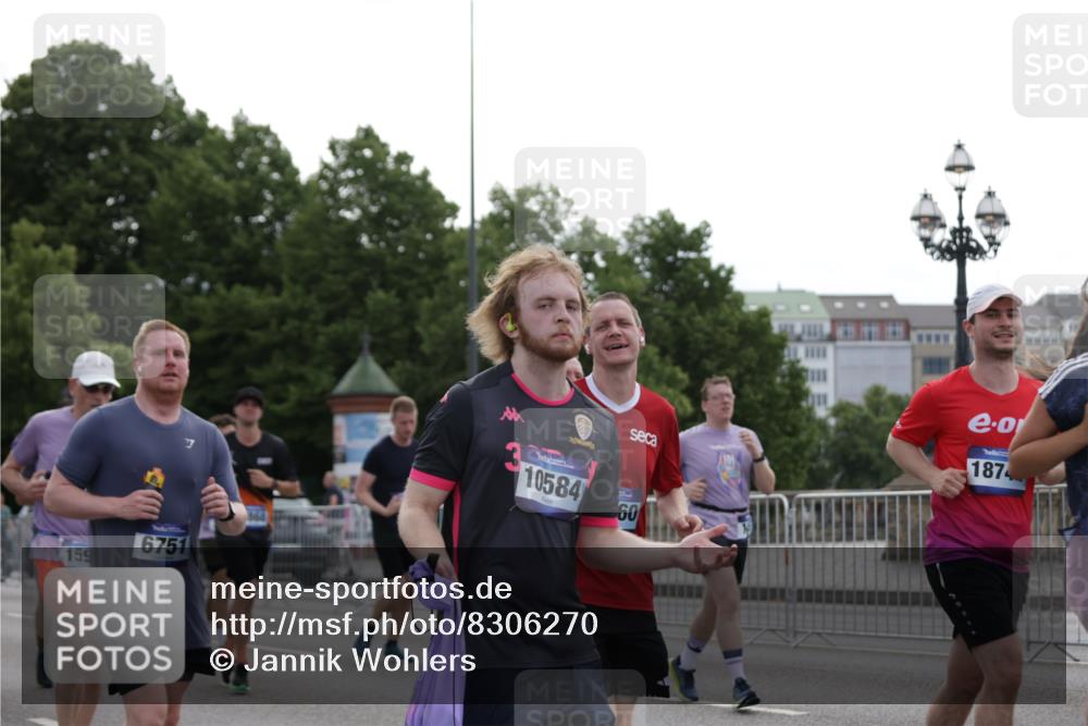 29.06.2025 - hella hamburg halbmarathon Jannik Wohlers http://msf.ph/oto/8306270 29.06.2025 10:37:54 Lombardsbrücke 1196, 1394, 1457, 1596, 1742, 1791, 1966, 2113, 2151, 2498, 3010, 3094, 3095, 3242, 3286, 3338, 3635, 3636, 3716, 3777, 3841, 4159, 4414, 4883, 5085, 5089, 5155, 5300, 5713, 5735, 6199, 6200, 6751, 6930, 7117, 7165, 7552, 7868, 7914, 8539, 8615, 8696, 8718, 9424, 9699, 10584, 11728, 11812, 12116, 12573, 12675, 12677, 12892, 13103, 13200, 13442, 13833, 14016, 14163, 14406, 15101, 15355, 15417, 16061, 16465, 16658, 16708, 16876, 16942, 17053, 17091, 18592 meine-sportfotos.de