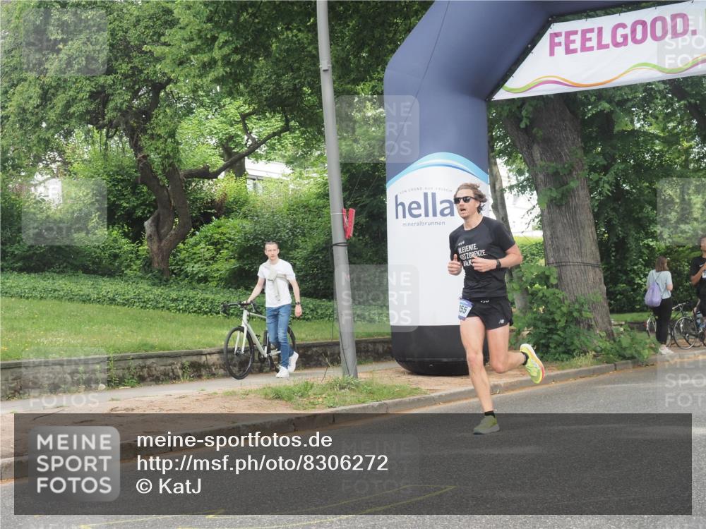 29.06.2025 - hella hamburg halbmarathon KatJ http://msf.ph/oto/8306272 29.06.2025 10:14:33 Zwischen KM18-KM19 7331 meine-sportfotos.de