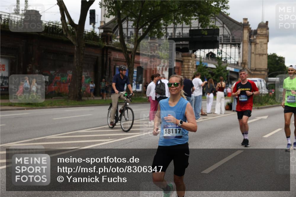 29.06.2025 - hella hamburg halbmarathon Yannick Fuchs http://msf.ph/oto/8306347 29.06.2025 10:50:19 20KM 1583, 1877, 2083, 2378, 2741, 4152, 4594, 4813, 5287, 5418, 5570, 5721, 5744, 6759, 7037, 7547, 7646, 8330, 8968, 8996, 9246, 9622, 9884, 9903, 10084, 10093, 10665, 11143, 11554, 11870, 12590, 12712, 12858, 13691, 14408, 14588, 14867, 15134, 15407, 16008, 16009, 16043, 16121, 16620, 16625, 16679, 17268, 17468, 17660, 17993, 18117, 18531, 18634, 18867, 18899, 18966, 19091 meine-sportfotos.de