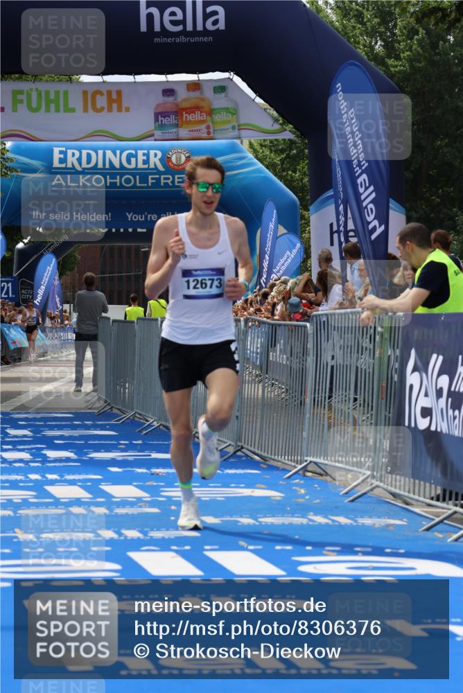 29.06.2025 - hella hamburg halbmarathon Strokosch-Dieckow http://msf.ph/oto/8306376 29.06.2025 10:15:31 Ziel 12673 meine-sportfotos.de