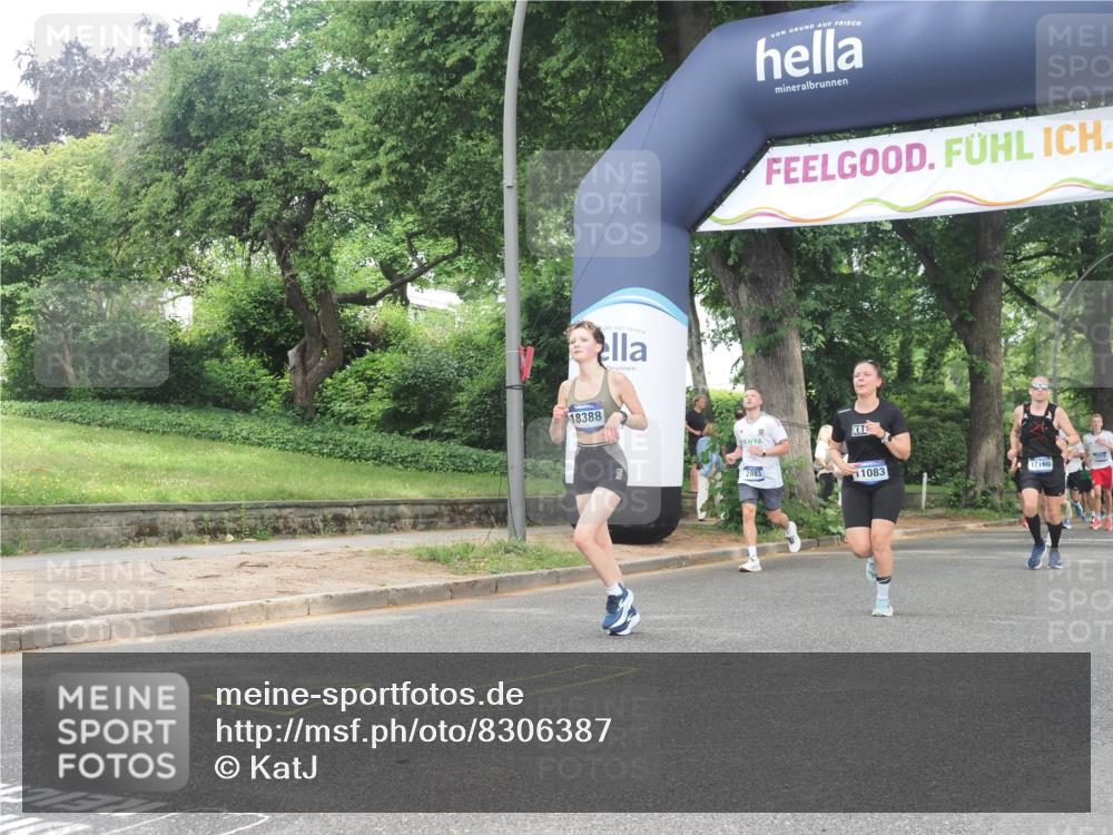 29.06.2025 - hella hamburg halbmarathon KatJ http://msf.ph/oto/8306387 29.06.2025 10:44:01 Zwischen KM18-KM19 2676, 2883, 4833, 4951, 5570, 6835 meine-sportfotos.de