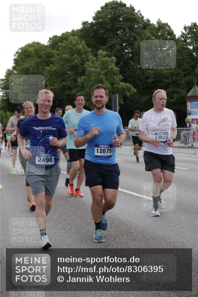 29.06.2025 - hella hamburg halbmarathon Jannik Wohlers http://msf.ph/oto/8306395 29.06.2025 10:37:57 Lombardsbrücke 1196, 1457, 1596, 1742, 1791, 1966, 2113, 2151, 2498, 3010, 3094, 3095, 3242, 3286, 3338, 3635, 3636, 3716, 3777, 3841, 4139, 4155, 4159, 4883, 5085, 5089, 5155, 5300, 5735, 6200, 6751, 6930, 7117, 7165, 7552, 7692, 7868, 7914, 8718, 9424, 9699, 10584, 11728, 11812, 12116, 12573, 12675, 12677, 13000, 13200, 13823, 13833, 14016, 14163, 14406, 15101, 15355, 15417, 15644, 16061, 16174, 16214, 16465, 16658, 16708, 16876, 16942, 17053, 17091, 18709 meine-sportfotos.de