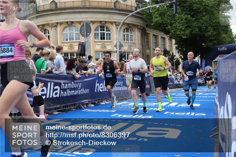 29.06.2025 - hella hamburg halbmarathon Strokosch-Dieckow http://msf.ph/oto/8306397 29.06.2025 10:55:58 Ziel 1180, 2612, 3042, 3058, 3668, 4772, 7147, 7594, 7976, 8968, 9246, 10084, 14867, 15184, 15868, 15884, 16176, 17640, 18212 meine-sportfotos.de