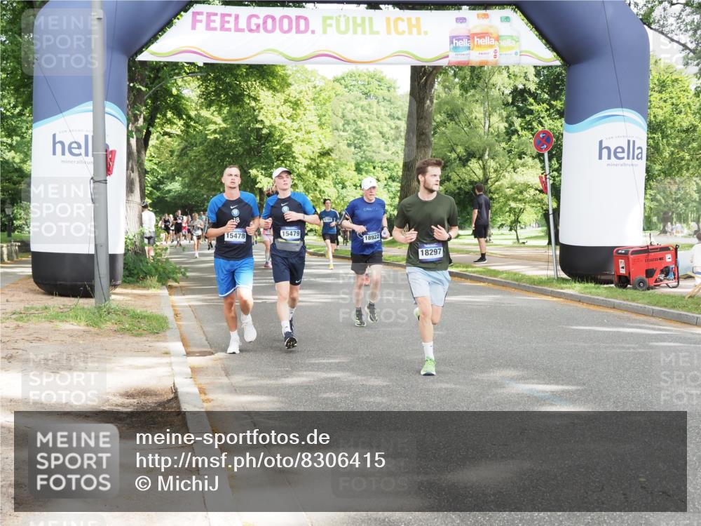 29.06.2025 - hella hamburg halbmarathon MichiJ http://msf.ph/oto/8306415 29.06.2025 10:35:32 Zwischen KM18-KM19 3852, 12685, 14482, 15350, 15478, 15479, 15573, 15714, 18297 meine-sportfotos.de