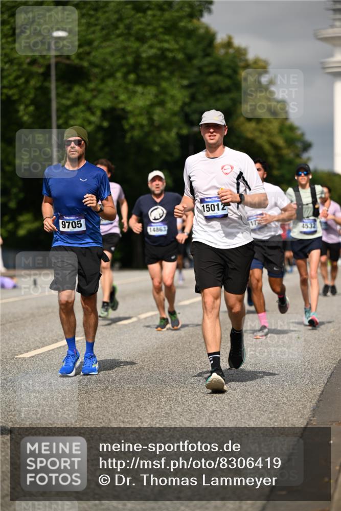 29.06.2025 - hella hamburg halbmarathon Dr. Thomas Lammeyer http://msf.ph/oto/8306419 29.06.2025 10:16:43 Kennedybrücke 1020, 1051, 2531, 2942, 3360, 3363, 4187, 4532, 5150, 6489, 7014, 7873, 8398, 8405, 8917, 9705, 10067, 10402, 10409, 11025 meine-sportfotos.de
