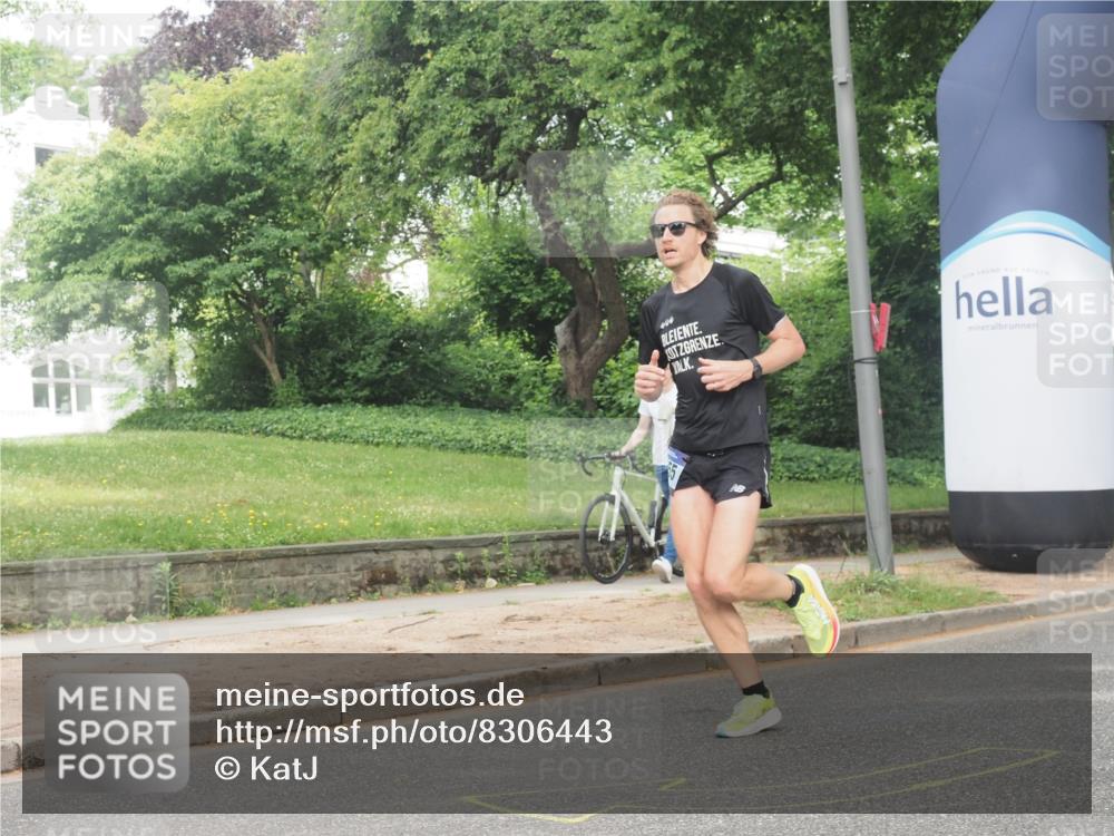 29.06.2025 - hella hamburg halbmarathon KatJ http://msf.ph/oto/8306443 29.06.2025 10:14:34 Zwischen KM18-KM19 7331, 7855 meine-sportfotos.de