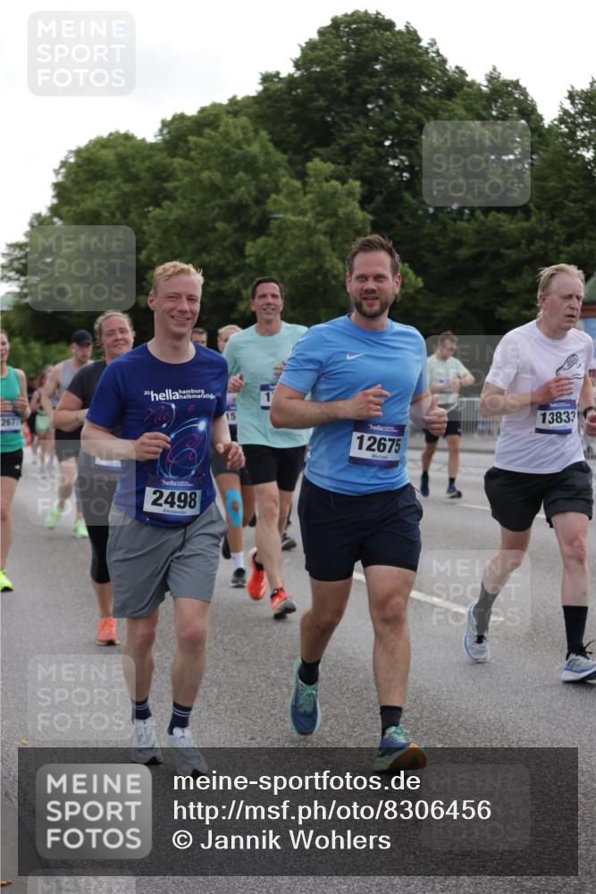 29.06.2025 - hella hamburg halbmarathon Jannik Wohlers http://msf.ph/oto/8306456 29.06.2025 10:37:57 Lombardsbrücke 1196, 1457, 1596, 1742, 1791, 1966, 2113, 2151, 2498, 3010, 3094, 3095, 3242, 3286, 3338, 3635, 3636, 3716, 3777, 3841, 4139, 4155, 4159, 4883, 5085, 5089, 5155, 5300, 5735, 6200, 6751, 6930, 7117, 7165, 7552, 7692, 7868, 7914, 8718, 9424, 9699, 10584, 11728, 11812, 12116, 12573, 12675, 12677, 13000, 13200, 13823, 13833, 14016, 14163, 14406, 15101, 15355, 15417, 15644, 16061, 16174, 16214, 16465, 16658, 16708, 16876, 16942, 17053, 17091, 18709 meine-sportfotos.de
