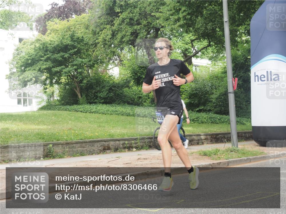 29.06.2025 - hella hamburg halbmarathon KatJ http://msf.ph/oto/8306466 29.06.2025 10:14:34 Zwischen KM18-KM19 7331, 7855 meine-sportfotos.de