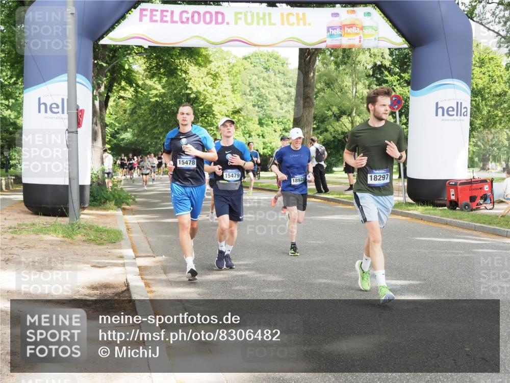 29.06.2025 - hella hamburg halbmarathon MichiJ http://msf.ph/oto/8306482 29.06.2025 10:35:32 Zwischen KM18-KM19 3852, 12685, 14482, 15350, 15478, 15479, 15573, 15714, 18297 meine-sportfotos.de
