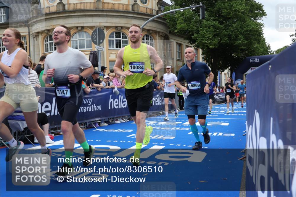 29.06.2025 - hella hamburg halbmarathon Strokosch-Dieckow http://msf.ph/oto/8306510 29.06.2025 10:55:59 Ziel 1180, 3042, 3058, 4772, 5570, 7147, 7594, 8968, 9246, 10084, 12545, 14867, 15184, 15868, 15884, 16176, 17640, 17642, 18212 meine-sportfotos.de
