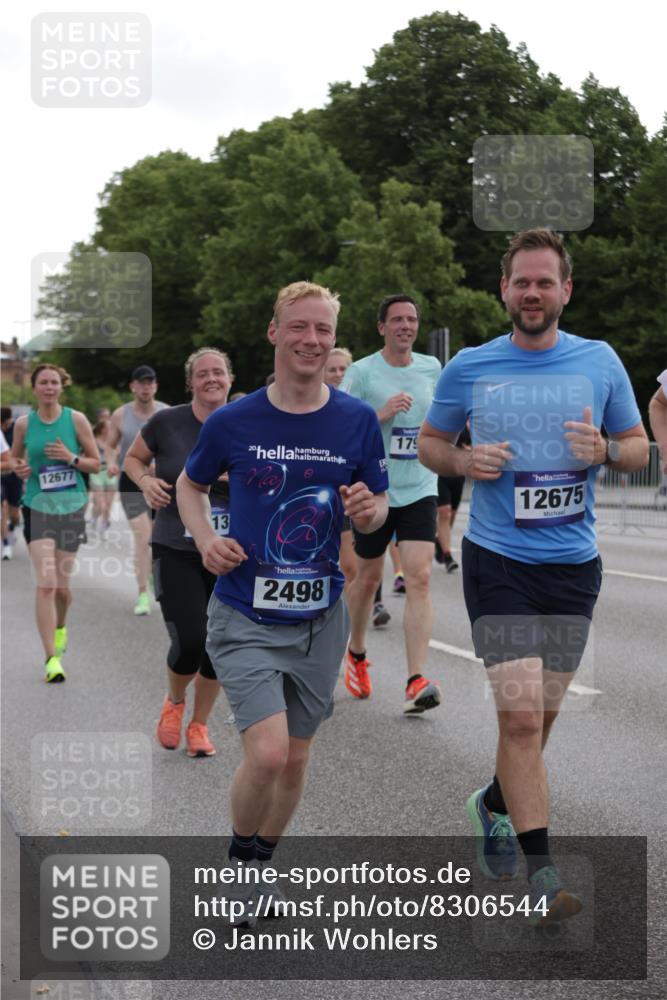 29.06.2025 - hella hamburg halbmarathon Jannik Wohlers http://msf.ph/oto/8306544 29.06.2025 10:37:57 Lombardsbrücke 1196, 1457, 1596, 1742, 1791, 1966, 2113, 2151, 2498, 3010, 3094, 3095, 3242, 3286, 3338, 3635, 3636, 3716, 3777, 3841, 4139, 4155, 4159, 4883, 5085, 5089, 5155, 5300, 5735, 6200, 6751, 6930, 7117, 7165, 7552, 7692, 7868, 7914, 8718, 9424, 9699, 10584, 11728, 11812, 12116, 12573, 12675, 12677, 13000, 13200, 13823, 13833, 14016, 14163, 14406, 15101, 15355, 15417, 15644, 16061, 16174, 16214, 16465, 16658, 16708, 16876, 16942, 17053, 17091, 18709 meine-sportfotos.de