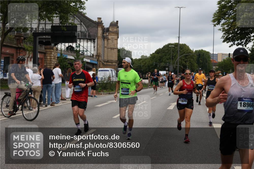 29.06.2025 - hella hamburg halbmarathon Yannick Fuchs http://msf.ph/oto/8306560 29.06.2025 10:50:20 20KM 1583, 1877, 2083, 2378, 2741, 4152, 4594, 4813, 5418, 5570, 5721, 5744, 6759, 7037, 7547, 7646, 8330, 8968, 8996, 9246, 9622, 9884, 9903, 10084, 10093, 10665, 11143, 11554, 11870, 12348, 12590, 12712, 12858, 13691, 14408, 14588, 14867, 15134, 15407, 16008, 16009, 16043, 16121, 16620, 16625, 16679, 17268, 17468, 17660, 17993, 18117, 18531, 18867, 18899, 18966, 19091 meine-sportfotos.de