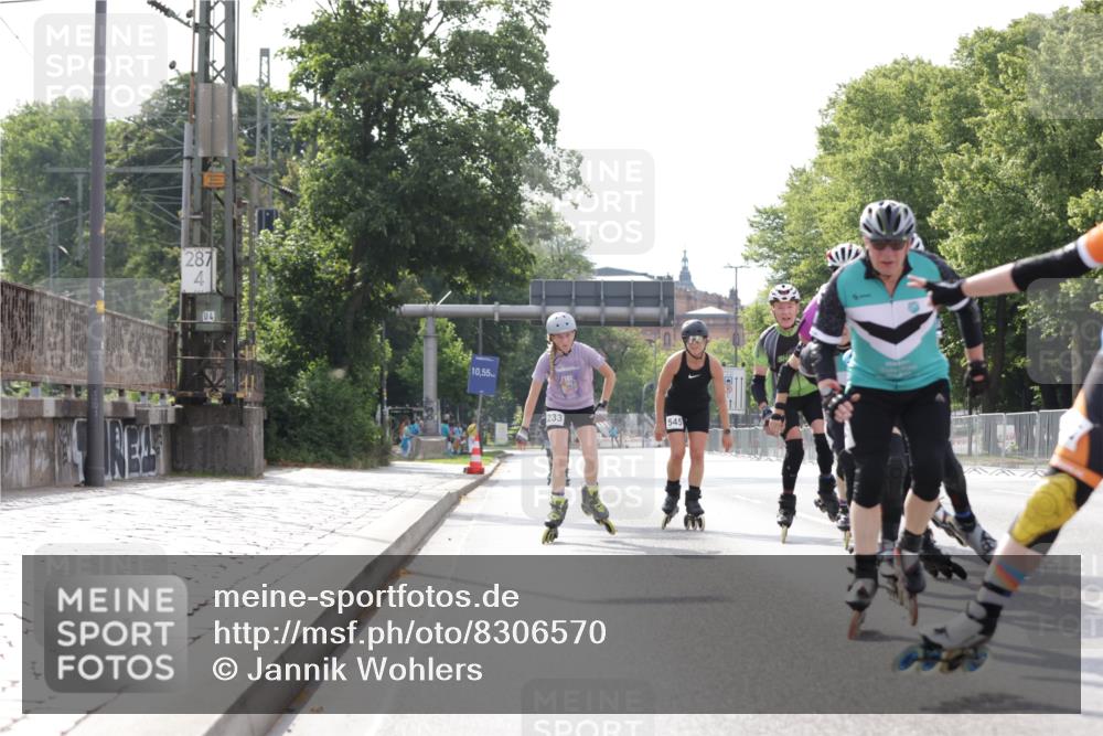 29.06.2025 - hella hamburg halbmarathon Jannik Wohlers http://msf.ph/oto/8306570 29.06.2025 08:57:45 Lombardsbrücke  meine-sportfotos.de
