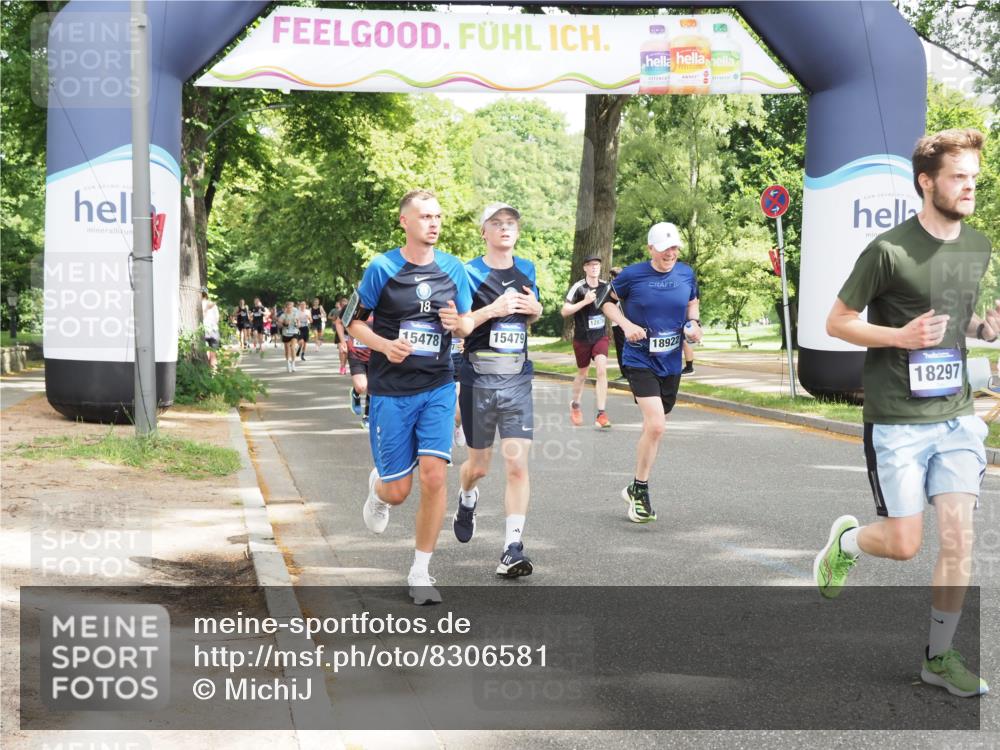 29.06.2025 - hella hamburg halbmarathon MichiJ http://msf.ph/oto/8306581 29.06.2025 10:35:33 Zwischen KM18-KM19 3852, 12685, 12870, 14482, 15350, 15478, 15479, 15573, 18297, 18922 meine-sportfotos.de
