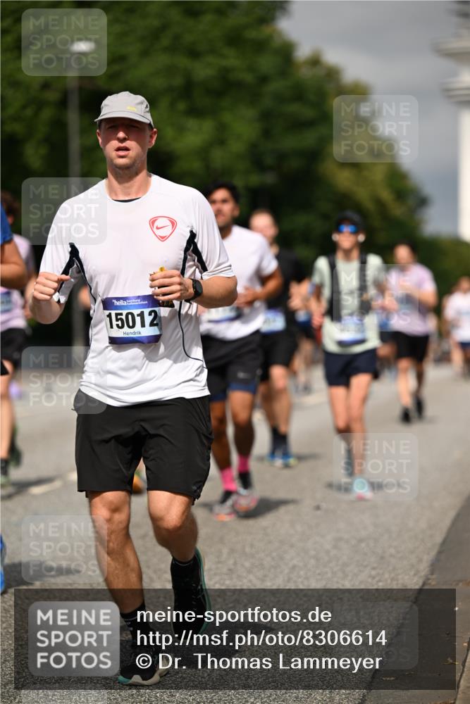 29.06.2025 - hella hamburg halbmarathon Dr. Thomas Lammeyer http://msf.ph/oto/8306614 29.06.2025 10:16:44 Kennedybrücke 1020, 1051, 2531, 2942, 3360, 3363, 4187, 4532, 5150, 6489, 7014, 7873, 8398, 8405, 8917, 9705, 10067, 10402, 10409, 11025 meine-sportfotos.de