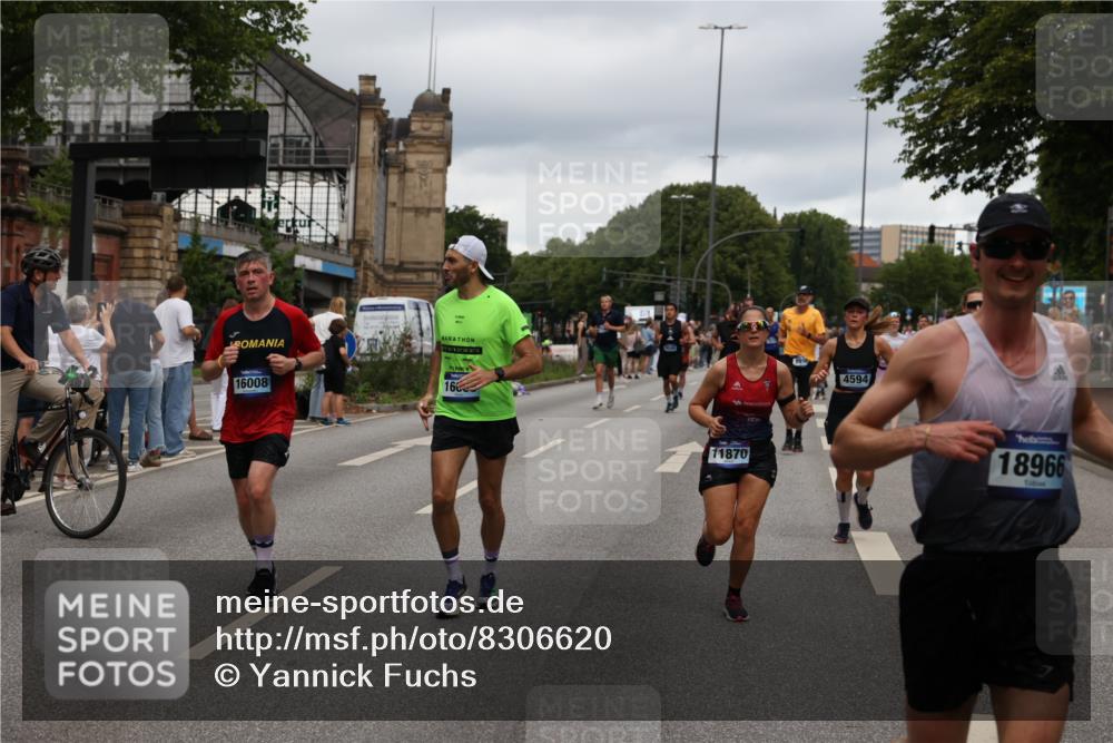 29.06.2025 - hella hamburg halbmarathon Yannick Fuchs http://msf.ph/oto/8306620 29.06.2025 10:50:20 20KM 1583, 1877, 2083, 2378, 2741, 4152, 4594, 4813, 5418, 5570, 5721, 5744, 6759, 7037, 7547, 7646, 8330, 8968, 8996, 9246, 9622, 9884, 9903, 10084, 10093, 10665, 11143, 11554, 11870, 12348, 12590, 12712, 12858, 13691, 14408, 14588, 14867, 15134, 15407, 16008, 16009, 16043, 16121, 16620, 16625, 16679, 17268, 17468, 17660, 17993, 18117, 18531, 18867, 18899, 18966, 19091 meine-sportfotos.de