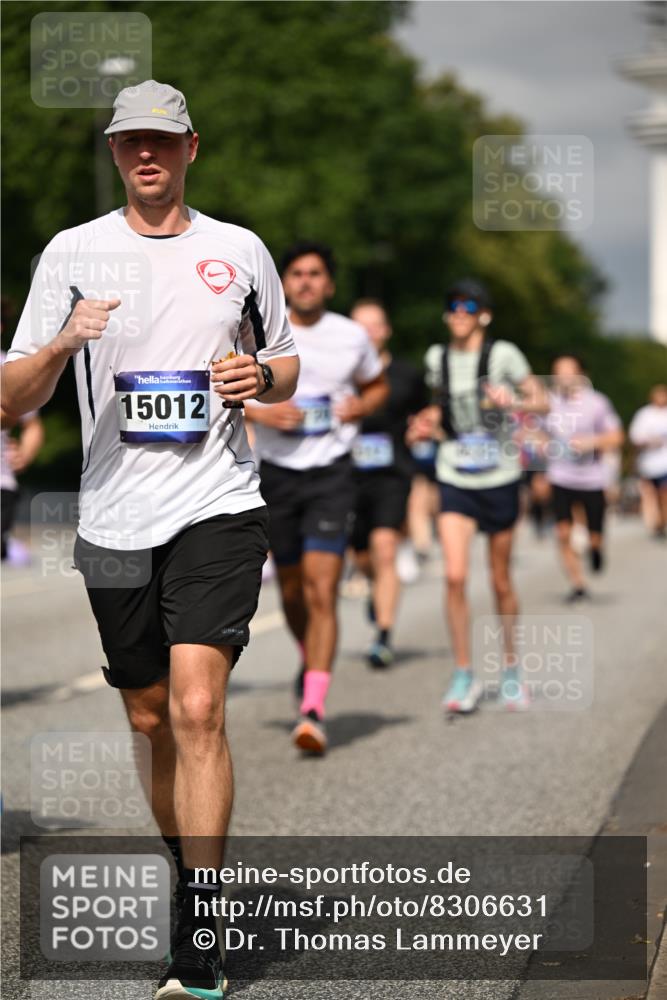 29.06.2025 - hella hamburg halbmarathon Dr. Thomas Lammeyer http://msf.ph/oto/8306631 29.06.2025 10:16:44 Kennedybrücke 1020, 1051, 2531, 2942, 3360, 3363, 4187, 4532, 5150, 6489, 7014, 7873, 8398, 8405, 8917, 9705, 10067, 10402, 10409, 11025 meine-sportfotos.de
