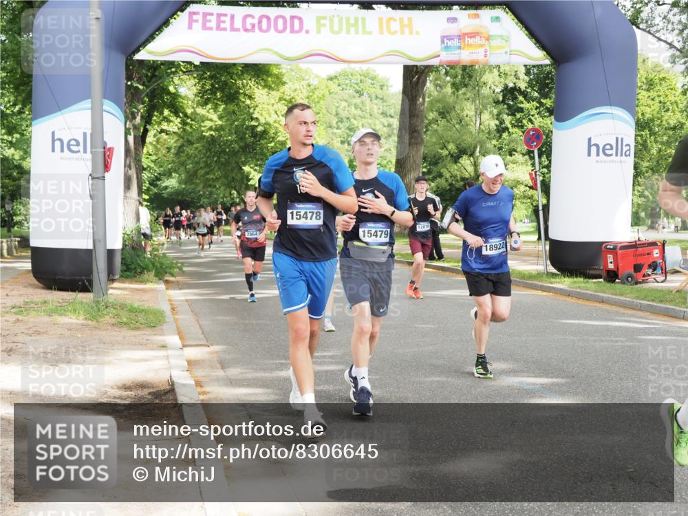 29.06.2025 - hella hamburg halbmarathon MichiJ http://msf.ph/oto/8306645 29.06.2025 10:35:33 Zwischen KM18-KM19 3852, 12685, 12870, 14482, 15350, 15478, 15479, 15573, 18297, 18922 meine-sportfotos.de