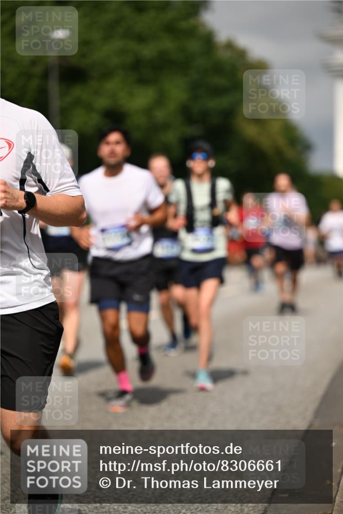 29.06.2025 - hella hamburg halbmarathon Dr. Thomas Lammeyer http://msf.ph/oto/8306661 29.06.2025 10:16:45 Kennedybrücke 1020, 1051, 2531, 2942, 3360, 3363, 4187, 4532, 6489, 7014, 7873, 8398, 8405, 8917, 9705, 10067, 10402, 10409, 11025 meine-sportfotos.de