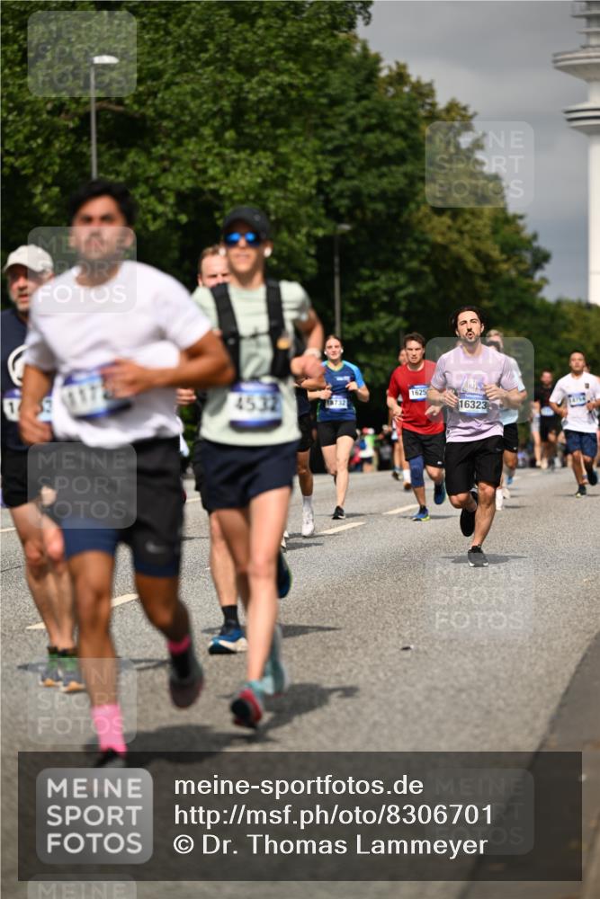 29.06.2025 - hella hamburg halbmarathon Dr. Thomas Lammeyer http://msf.ph/oto/8306701 29.06.2025 10:16:46 Kennedybrücke 1020, 1051, 2531, 2942, 3360, 3363, 4187, 4532, 6489, 7014, 7873, 8398, 8405, 8917, 9705, 10067, 10409, 11025 meine-sportfotos.de