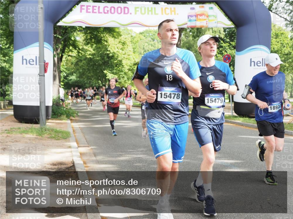 29.06.2025 - hella hamburg halbmarathon MichiJ http://msf.ph/oto/8306709 29.06.2025 10:35:34 Zwischen KM18-KM19 3852, 12685, 12870, 15350, 15478, 15479, 15573, 18297, 18922 meine-sportfotos.de