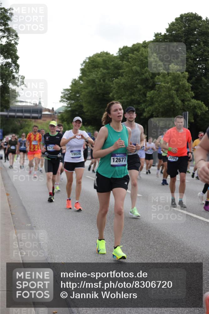29.06.2025 - hella hamburg halbmarathon Jannik Wohlers http://msf.ph/oto/8306720 29.06.2025 10:37:59 Lombardsbrücke 1196, 1457, 1596, 1721, 1742, 1791, 1966, 2113, 2151, 2498, 3010, 3094, 3095, 3242, 3286, 3338, 3635, 3636, 3716, 3777, 3841, 4139, 4155, 4159, 4883, 5085, 5089, 5155, 5300, 5617, 5684, 5735, 6200, 6751, 6930, 7117, 7371, 7561, 7692, 7868, 7914, 8635, 8718, 9424, 9699, 10584, 11728, 11812, 12116, 12675, 12677, 13000, 13200, 13823, 13833, 14016, 14096, 14406, 15101, 15417, 15644, 16061, 16174, 16214, 16465, 16708, 16942, 17091, 17478, 18709 meine-sportfotos.de