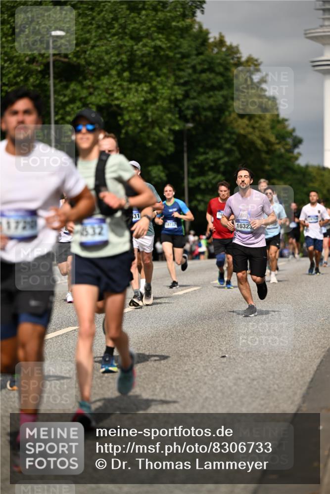 29.06.2025 - hella hamburg halbmarathon Dr. Thomas Lammeyer http://msf.ph/oto/8306733 29.06.2025 10:16:46 Kennedybrücke 1020, 1051, 2531, 2942, 3360, 3363, 4187, 4532, 6489, 7014, 7873, 8398, 8405, 8917, 9705, 10067, 10409, 11025 meine-sportfotos.de