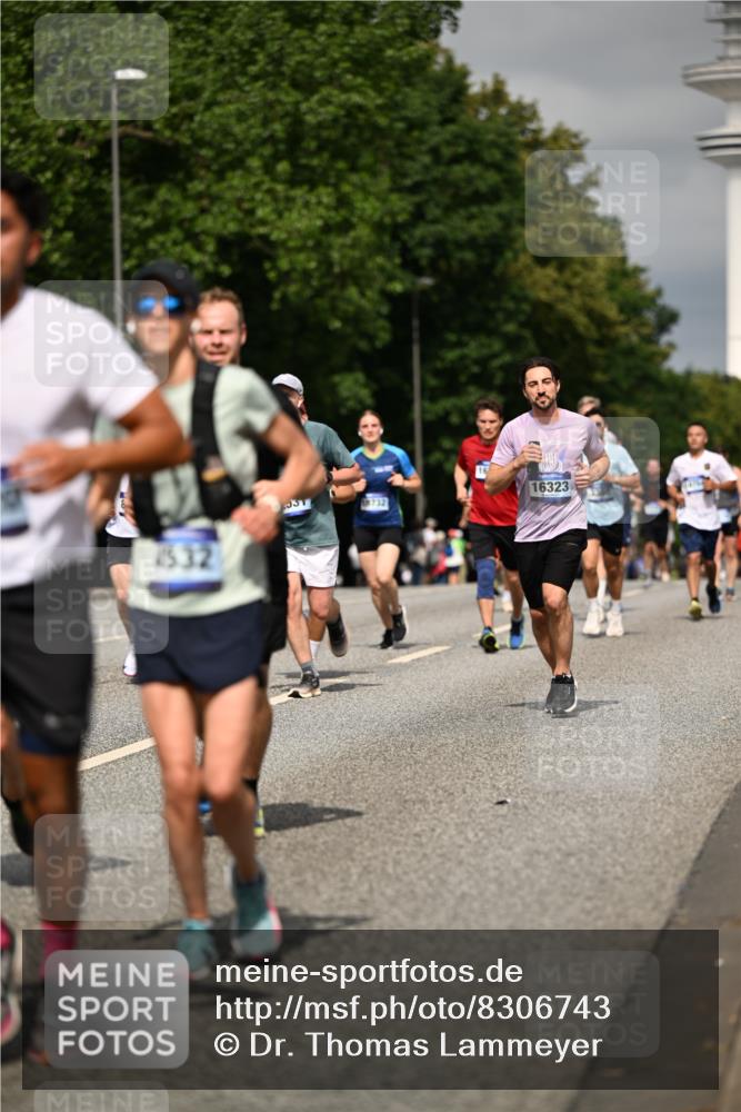 29.06.2025 - hella hamburg halbmarathon Dr. Thomas Lammeyer http://msf.ph/oto/8306743 29.06.2025 10:16:46 Kennedybrücke 1020, 1051, 2531, 2942, 3360, 3363, 4187, 4532, 6489, 7014, 7873, 8398, 8405, 8917, 9705, 10067, 10409, 11025 meine-sportfotos.de