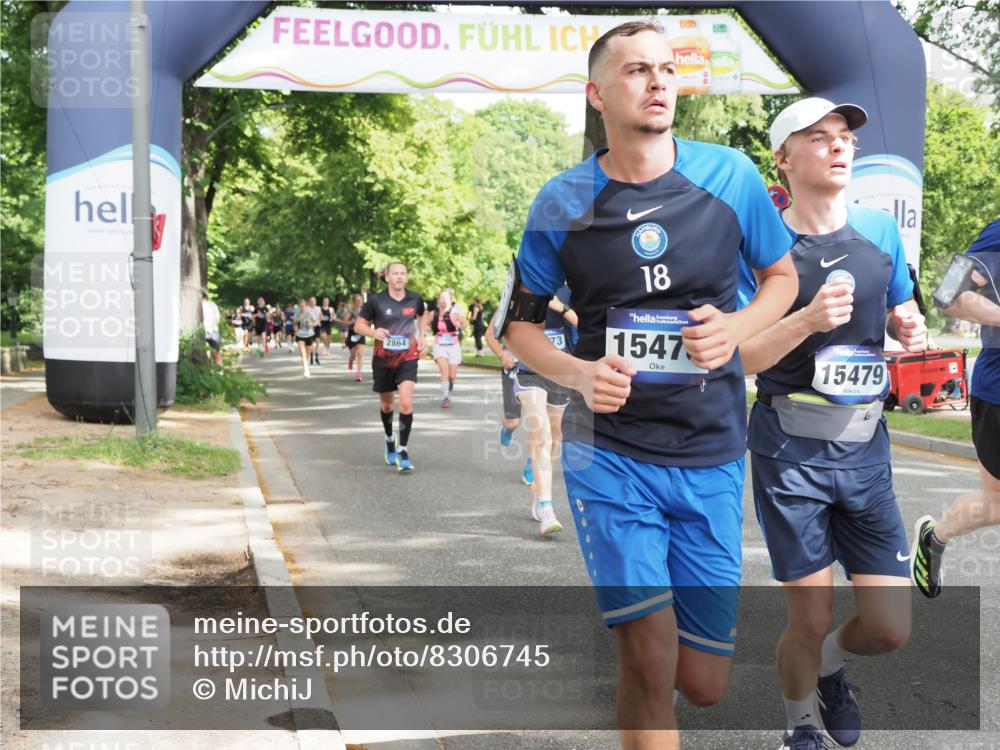 29.06.2025 - hella hamburg halbmarathon MichiJ http://msf.ph/oto/8306745 29.06.2025 10:35:34 Zwischen KM18-KM19 3852, 12685, 12870, 15350, 15478, 15479, 15573, 18297, 18922 meine-sportfotos.de