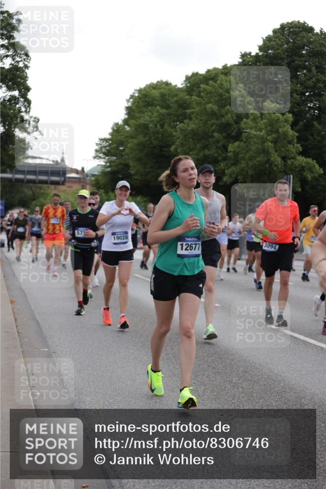 29.06.2025 - hella hamburg halbmarathon Jannik Wohlers http://msf.ph/oto/8306746 29.06.2025 10:37:59 Lombardsbrücke 1196, 1457, 1596, 1721, 1742, 1791, 1966, 2113, 2151, 2498, 3010, 3094, 3095, 3242, 3286, 3338, 3635, 3636, 3716, 3777, 3841, 4139, 4155, 4159, 4883, 5085, 5089, 5155, 5300, 5617, 5684, 5735, 6200, 6751, 6930, 7117, 7371, 7561, 7692, 7868, 7914, 8635, 8718, 9424, 9699, 10584, 11728, 11812, 12116, 12675, 12677, 13000, 13200, 13823, 13833, 14016, 14096, 14406, 15101, 15417, 15644, 16061, 16174, 16214, 16465, 16708, 16942, 17091, 17478, 18709 meine-sportfotos.de