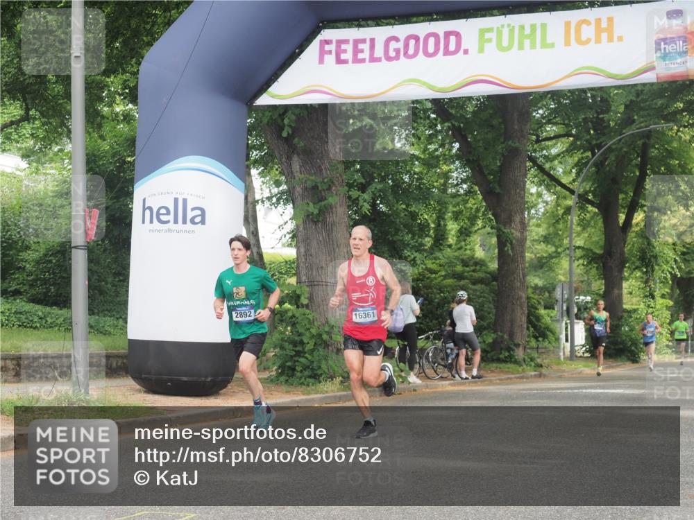 29.06.2025 - hella hamburg halbmarathon KatJ http://msf.ph/oto/8306752 29.06.2025 10:14:39 Zwischen KM18-KM19 2892, 7142, 7855 meine-sportfotos.de