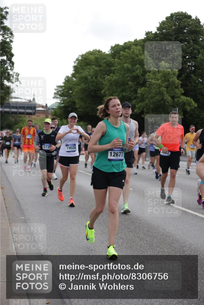 29.06.2025 - hella hamburg halbmarathon Jannik Wohlers http://msf.ph/oto/8306756 29.06.2025 10:37:59 Lombardsbrücke 1196, 1457, 1596, 1721, 1742, 1791, 1966, 2113, 2151, 2498, 3010, 3094, 3095, 3242, 3286, 3338, 3635, 3636, 3716, 3777, 3841, 4139, 4155, 4159, 4883, 5085, 5089, 5155, 5300, 5617, 5684, 5735, 6200, 6751, 6930, 7117, 7371, 7561, 7692, 7868, 7914, 8635, 8718, 9424, 9699, 10584, 11728, 11812, 12116, 12675, 12677, 13000, 13200, 13823, 13833, 14016, 14096, 14406, 15101, 15417, 15644, 16061, 16174, 16214, 16465, 16708, 16942, 17091, 17478, 18709 meine-sportfotos.de