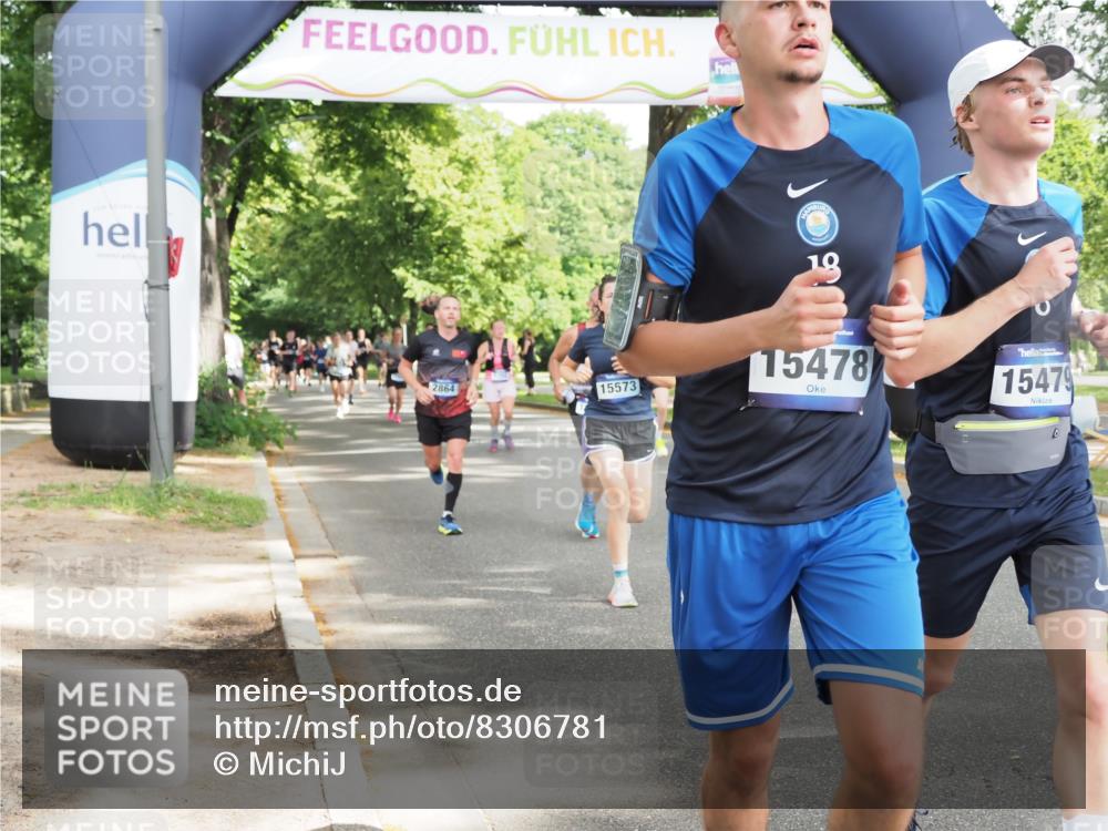29.06.2025 - hella hamburg halbmarathon MichiJ http://msf.ph/oto/8306781 29.06.2025 10:35:34 Zwischen KM18-KM19 3852, 12685, 12870, 15350, 15478, 15479, 15573, 18297, 18922 meine-sportfotos.de