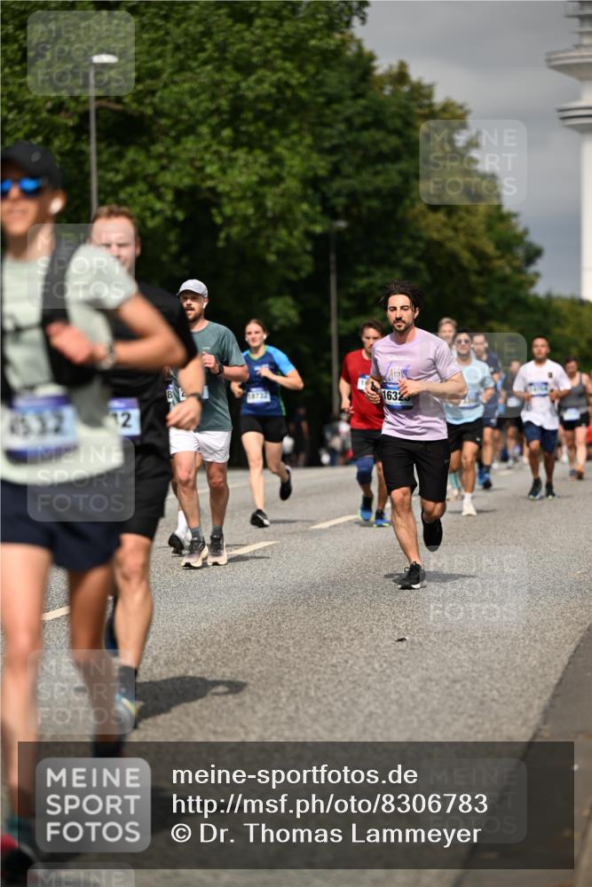 29.06.2025 - hella hamburg halbmarathon Dr. Thomas Lammeyer http://msf.ph/oto/8306783 29.06.2025 10:16:47 Kennedybrücke 1020, 1051, 2531, 2942, 3360, 3363, 4187, 4532, 6489, 7014, 7873, 8398, 8405, 8917, 9705, 10067, 10409, 11025 meine-sportfotos.de