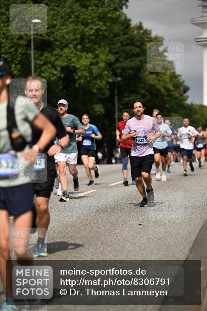 29.06.2025 - hella hamburg halbmarathon Dr. Thomas Lammeyer http://msf.ph/oto/8306791 29.06.2025 10:16:47 Kennedybrücke 1020, 1051, 2531, 2942, 3360, 3363, 4187, 4532, 6489, 7014, 7873, 8398, 8405, 8917, 9705, 10067, 10409, 11025 meine-sportfotos.de