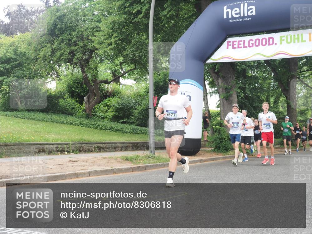 29.06.2025 - hella hamburg halbmarathon KatJ http://msf.ph/oto/8306818 29.06.2025 10:44:05 Zwischen KM18-KM19 1719, 2883, 4951 meine-sportfotos.de